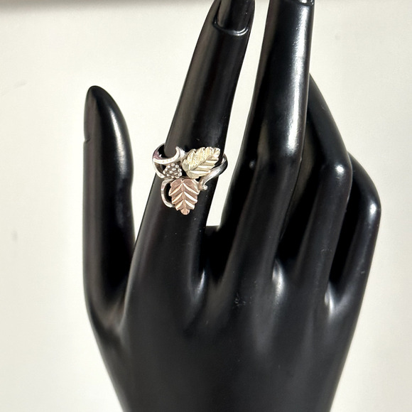 Vintage Black Hills 925 Sterling Silver & 12K Solid Gold Leaves Ring Size 6.75 - Picture 9 of 12
